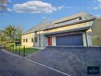 4 bedroom detached house for sale in West Lodge, Scholes Lane, Cleckheaton, BD19