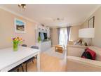 2 bed flat for sale in Honiton Gardens, NW7, London