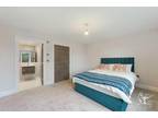 2 bed flat for sale in Grace Court, RM14, Upminster