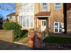 2 bed flat to rent in Carlton Road North, DT4, Weymouth