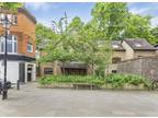 Flat for sale in Victoria Place, Richmond, TW9 (Ref 225424)