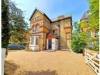 3 bed flat for sale in The Avenue, KT4, Worcester Park