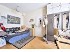 1 Bedroom Flat to Rent in Barkston Gardens