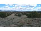 Concho, 2.18ac lot with stunning views to the South.