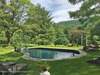 Home For Sale In Woodstock, New York