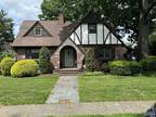 Home For Sale In Elmwood Park, New Jersey