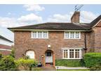2 bed flat for sale in Neale Close, N2, London