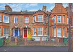 2 bed flat for sale in Chingford Lane, IG8, Woodford Green