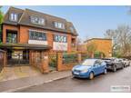 2 bed flat for sale in Ashley Lane, NW4, London