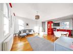 2 bed flat for sale in Park Road, N8, London