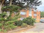 Barnwood Close, Reading 2 bed apartment for sale -