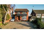 4 bedroom detached house for sale in Chalkwell Avenue, Chalkwell, SS0