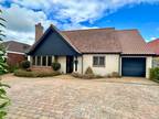 5 bedroom detached house for sale in Hawthorn Crescent, Bradwell, NR31