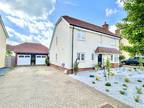 4 bedroom detached house for sale in Crab Apple Drive, Notley, CM77