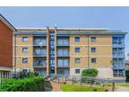 1 bed flat to rent in Sherwood Gardens, E14, London