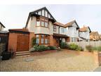 5 bed house to rent in Buxton Avenue, RG4, Reading