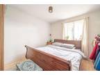 2 bed flat to rent in Howeth Court, N11, London