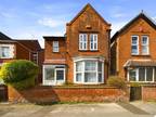 Blue Bell Hill Road, Nottingham NG3 3 bed detached house for sale -