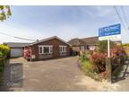 Grove Avenue, New Costessey, Norwich 3 bed detached bungalow for sale -