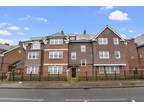 2 bedroom flat for sale in Bunns Lane, Mill Hill, NW7