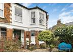 4 bed flat for sale in Crescent Road, N22, London