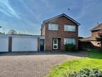 3 bedroom detached house for sale in Captains Hill, Alcester, B49