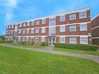 2 bed flat for sale in Poplar Way, IG6, Ilford