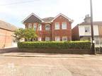 2 bed flat to rent in Alfred Court, BH7, Bournemouth