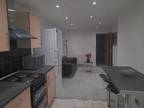 4B Fitzroy Drive Roundhay, Leeds 1 bed house - £700 pcm (£162 pw)