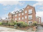 Flat for sale in Golden Court, Isleworth, TW7 (Ref 224281)