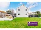 3 bedroom detached house for sale in Woodford Close, Ringwood, Hampshire, BH24