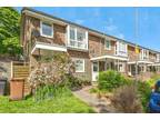 2 bedroom flat for sale in Lindisfarne Close, Portsmouth, Hampshire, PO6