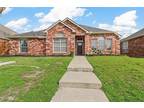 Single Family Residence, Traditional - Frisco, TX 9812 Presthope Dr