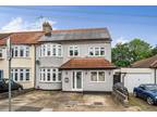 6+ bedroom house for sale in Seymer Road, Romford, RM1