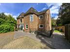 2 Bedroom Flat for Sale in Latchmere Lodge