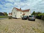 5 bedroom detached house for sale in The Street, South Lopham, IP22