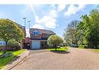 4 bedroom detached house for sale in Mill End Close, Eaton Bray
