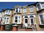 4 bedroom terraced house for rent in Priory Avenue, Walthamstow, E17