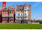 Kings Gardens, Hove 2 bed flat for sale -