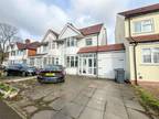 4 bedroom semi-detached house for sale in Stratford Road, Hall Green