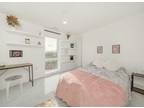 Flat for sale in Banstead Court, London, W12 (Ref 220507)
