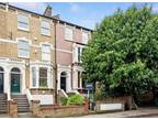 Flat for sale in Wray Crescent, London, N4 (Ref 222121)