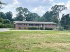 Ranch, House, Single Family Residence - College Park, GA 6885 Old National Hwy
