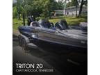 20 foot Triton TRX 20 Patriot