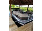 18 foot Sun Tracker Party Barge 18 DLX