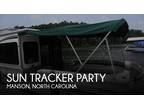 32 foot Sun Tracker Party