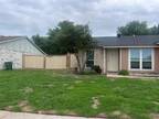 Single Family Residence - Arlington, TX 2122 Sharpshire Ln
