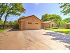 LSE-House, Traditional - Arlington, TX 3809 Helmsford Dr