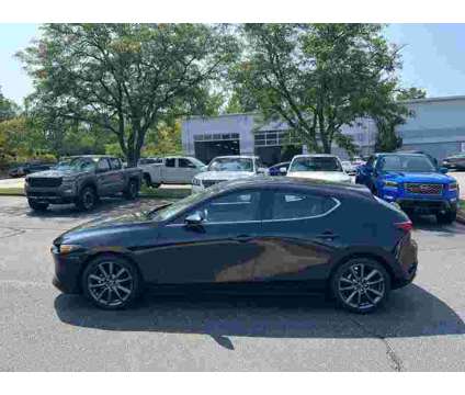 2022UsedMazdaUsedMazda3 HatchbackUsedAuto FWD is a Black 2022 Mazda MAZDA 3 Hatchback in Midlothian VA