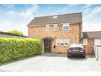 3 bedroom end of terrace house for sale in Puttocks Drive, Welham Green, AL9